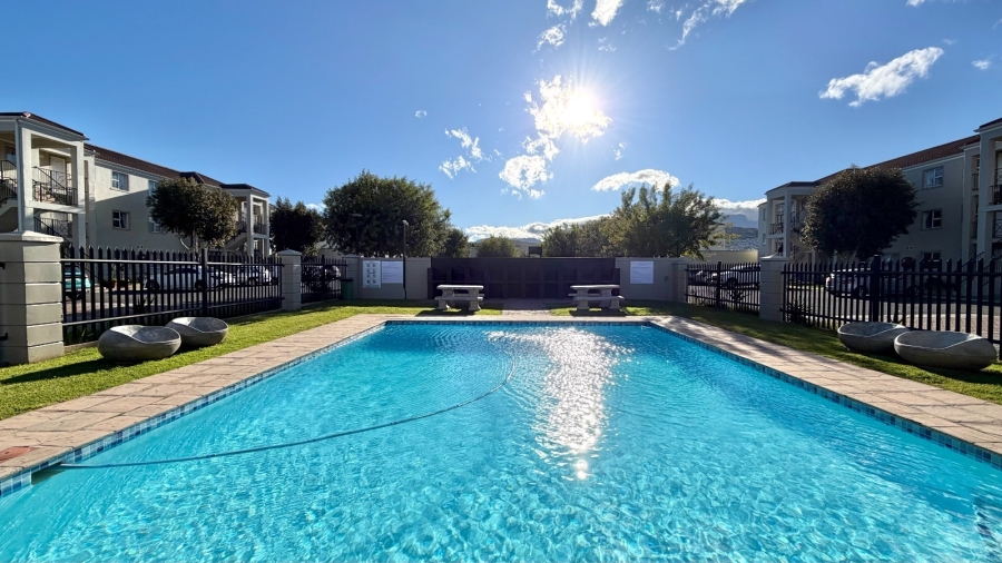 2 Bedroom Property for Sale in Heritage Park Western Cape